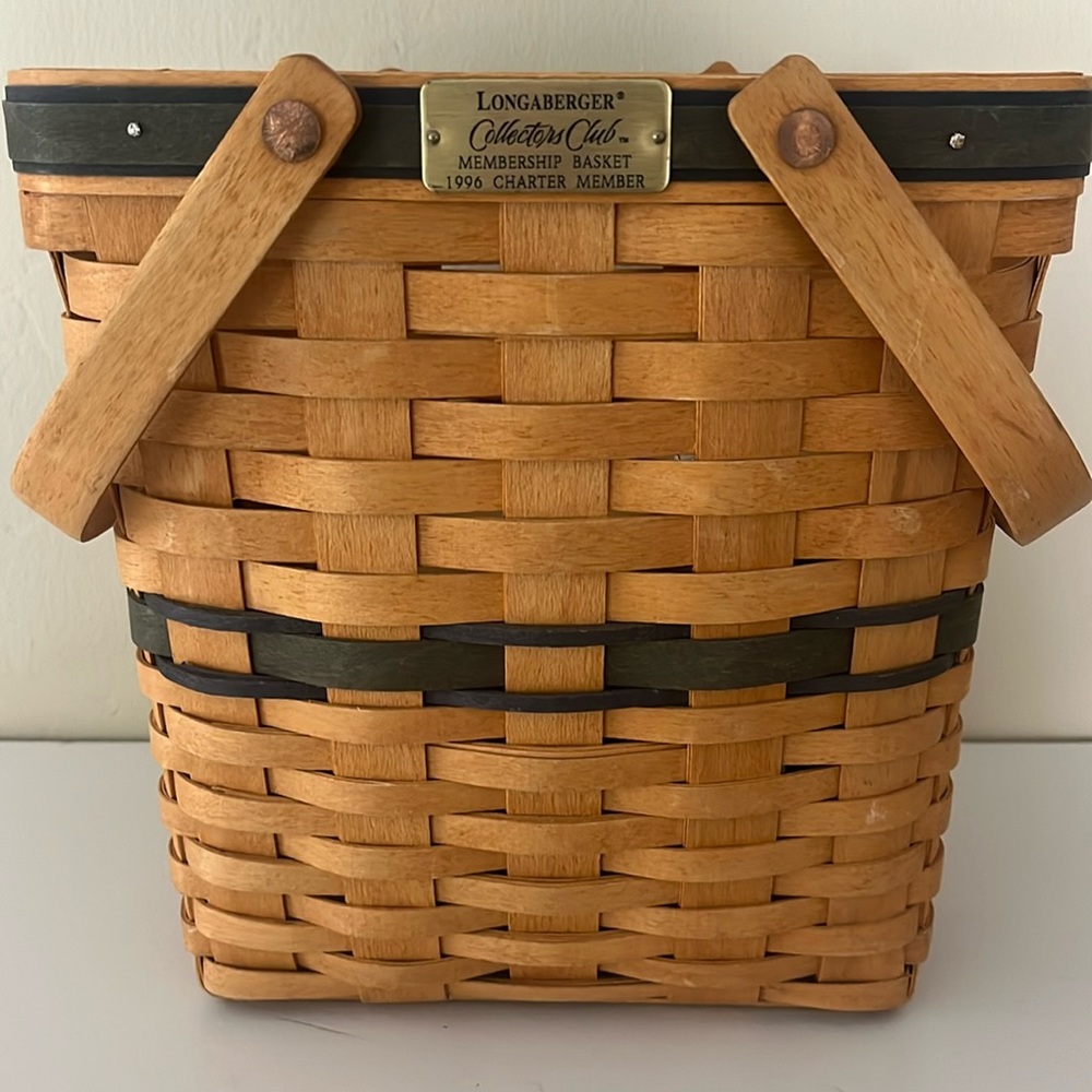 Longaberger collector club 1996 Charter Member basket.